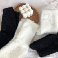Calcetines De Plush De Lana De Mink Para Mujer Calcetines Gruesos De Algodón Y Cachemira Blanco Para Otoño E Invierno Calcetines De Dormir De Media Pierna - details 5