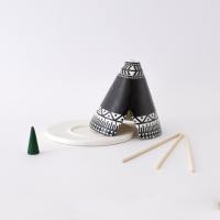 Fisura – Quemador de incienso original. Quemador de incienso con forma de tipi o de volcán. Quemador de incienso decorativo para el hogar. 10,5 cm x 9 cm. Variedad de modelos. - details 0