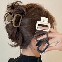 Pinza De Pelo Cuadrada Para Mujer Accesorio Elegante Y Moderno Para Estilo De Pelo Y Maquillaje Plástico De Uso Diario - details 2