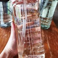 Botella De Agua Deportiva De Plástico Para Adultos De 2 Litros Con Pajita Portátil Y Universal Para Viajes Y Fitness - details 5