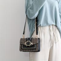 Bolso Bandolera Mini Tweed Escocés Con Correa Ajustable Y Cierre De Hebilla Moda Disponible En Crema Verde Azul Negro - details 10