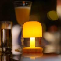 Lámpara De Mesa LED Sunset Nocturna Recargable Mini USB Para Decoración De Habitación Barra Sala De Estar Creación De Ambiente Luz De Modo Minimalista - details 5