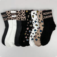 9 Pares De Calcetines De Otoño E Invierno Para Mujer Con Estampado De Leopardo Calcetines Medio Tubo Dulces Y Lindos Para Mujer - details 0
