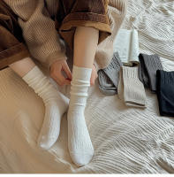 Calcetines De Mujer Estilo Japonés Moda Otoño Calcetines Casuales De Color Sólido Basicos Para Escuela Calcetines De Pies Altos Para Mujer - details 2