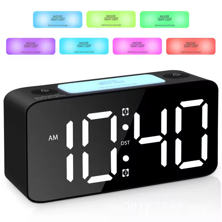 Reloj despertador extra grande para dormir demasiado, Reloj despertador digital para dormitorio, Reloj digital with Luz Nocturna de 7 Colores, Volumen ajustable, cable de carga USB para niños y adolescentes - 1