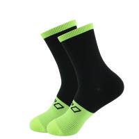 Calcetines De Deporte De Doble Color Y Patchwork Gruesos Y Suaves Para Fútbol Baloncesto Y Yoga Calcetines De Altura Media Para Hombres - details 1