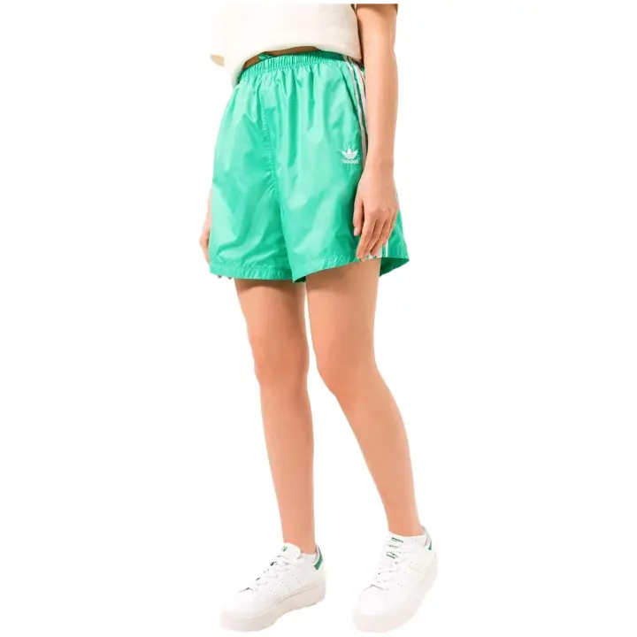 Pantalon Corto Adidas Adicolor Classics Ripstop para mujer en color verde - 1