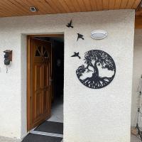 Arte De Pared De Hierro Silueta De Árbol De La Vida Y Tres Pequeñas Golondrinas 11x11 Pulgadas Decoración Para Pared Estilosa - details 5