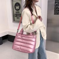 Bolso De Hombro De Nylon Puffer Para Mujer Invierno Bolso De Mano Chic Cuadrado Suave Cierre De Cremallera Estilo Versátil - details 8