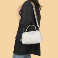 Bolso De Hombro Para Mujer De Cuero Genuino Estilo Casual Con Correa Ancha Y Comodidad Gran Capacidad Color Blanco Negro Caqui Azul - details 5