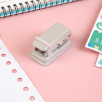 Pulverizador De Agujeros Pequeño Y Portátil Para Papel Kawaii Oficina Escuela Suministros De Encuadernación Estilo Japonés - details 2