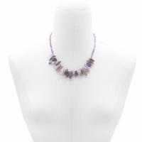 Collar largo artesanal con piedras naturales de amatista – Diseño boho en tonos morado y plata | AW Regalos Accessories - details 0