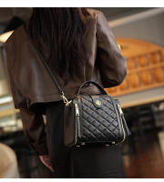 Bolso Bandolera Pequeño De Estilo Fragante Gran Capacidad Versátil Para Mujeres Bolso De Cesta De Moda Con Decoración De Diamantes - details 2