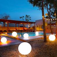 Luces Sólidas LED Solares Para El Exterior Con Control Remoto 16 Colores Lámpara De Piso Para Fiestas Y Decoración De Hogar IP55 Inalámbricas Para Jardín Y Calle - details 0