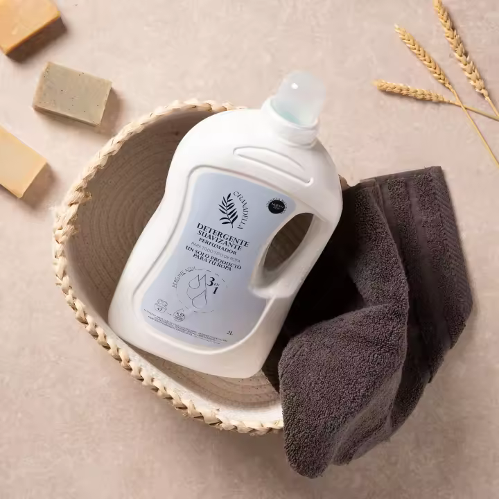 Detergente Ropa 3 en 1 2L - 1