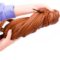 Bolso De Hombro Retro En Color Sólido Para Mujer Bolso Cruzado De Cuero Suave Bolsa De Mano Vintage Con Lining De Poliéster - details 14