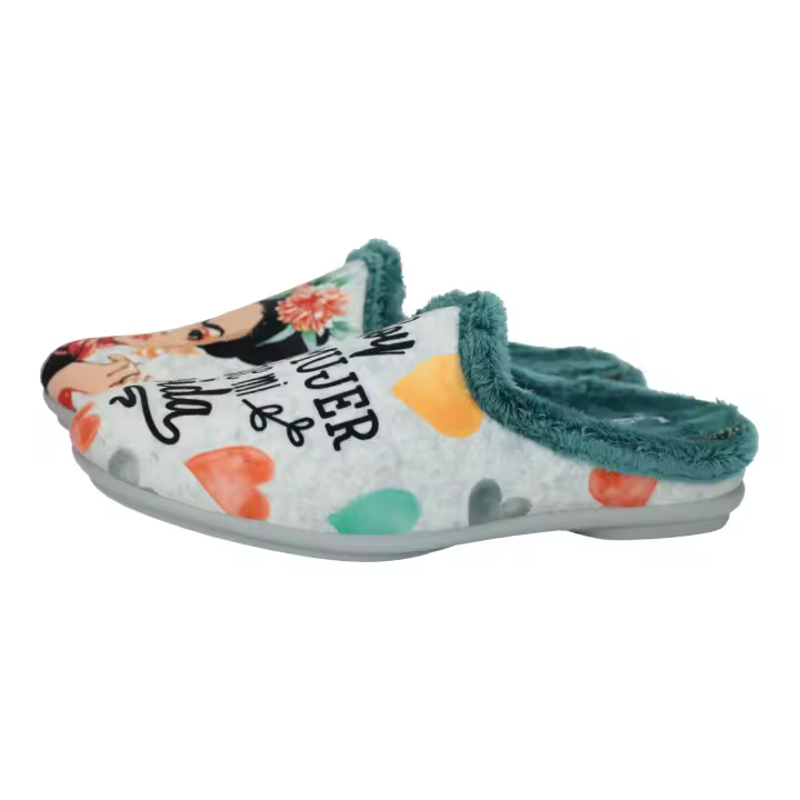 Zapatillas Casa marca VULCA-BICHA para mujer en color verde. Zapatillas de estar por casa para mujer, con estampado de Frida Kahlo animada, chinelas de invierno con plantilla extraible, hechas en España - 1