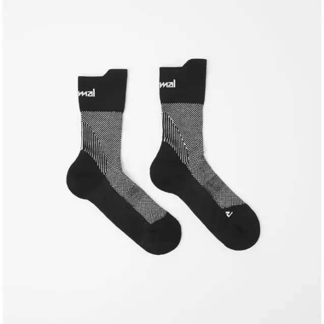 Calcetin Nnormal running sock medium cut negros o blancos - 1