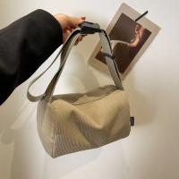 Bolso De Hombro Para Mujer De Terciopelo En Color Sólido Bolso Cruzado Casual De Cuero Synthético Con Asa Larga - details 0