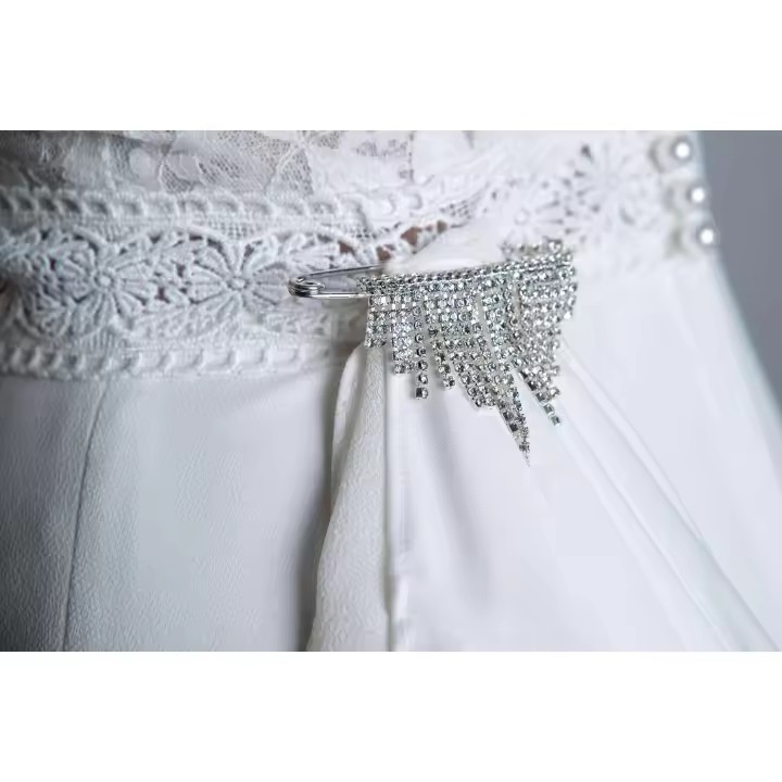 Broche Imperdible para Cola de Vestido de Novia Brillantes de Fantasía - 1