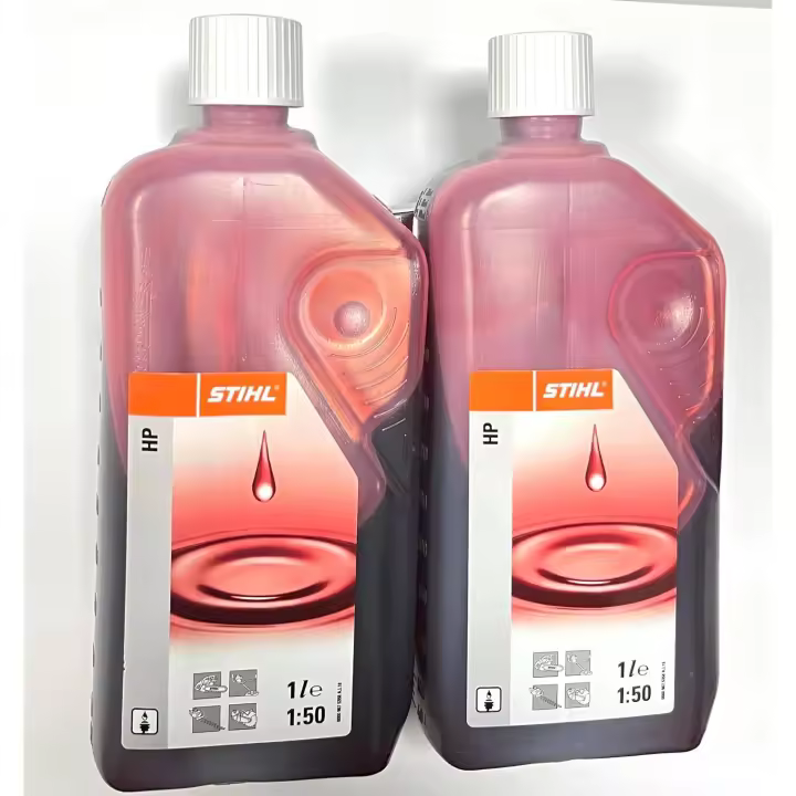 Aceite STIHL para Motores de 2T. Pack de 2 Litros. El aceite mineral de Stihl HP es para motores de 2 tiempos que permite ser mezclado con todos los combustibles y utilizados en herramientas de esta marca: motosierras, vareadores, etc. - 1