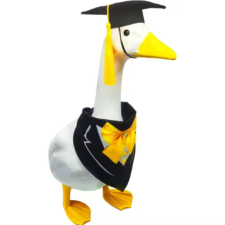 Disfraz de ganso para porche de graduación: disfraz de ganso de cemento con diseño único para jardín y porche delantero. Se adapta a una estatua grande de 58 cm de alto. - 1