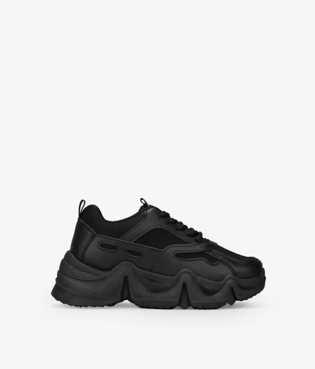 Bosanova Sneakers Zapatillas con suela de  plataforma con detalles decorativo de 4,5 cm de altura y detalle de logo en la lengüeta. Cierre con cordones. - 1