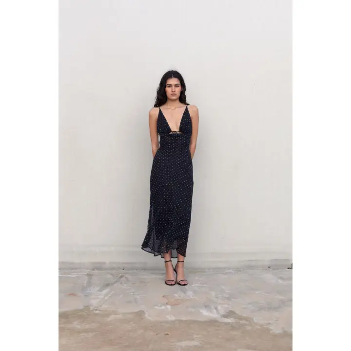 PuntoSalao Vestido midi estampado lunares para mujer tirante finos color negro vestido encarna la fusión perfecta entre clasicismo y tendencia, ofreciendo un diseño que realza la figura y aporta un toque de sofisticación - 1