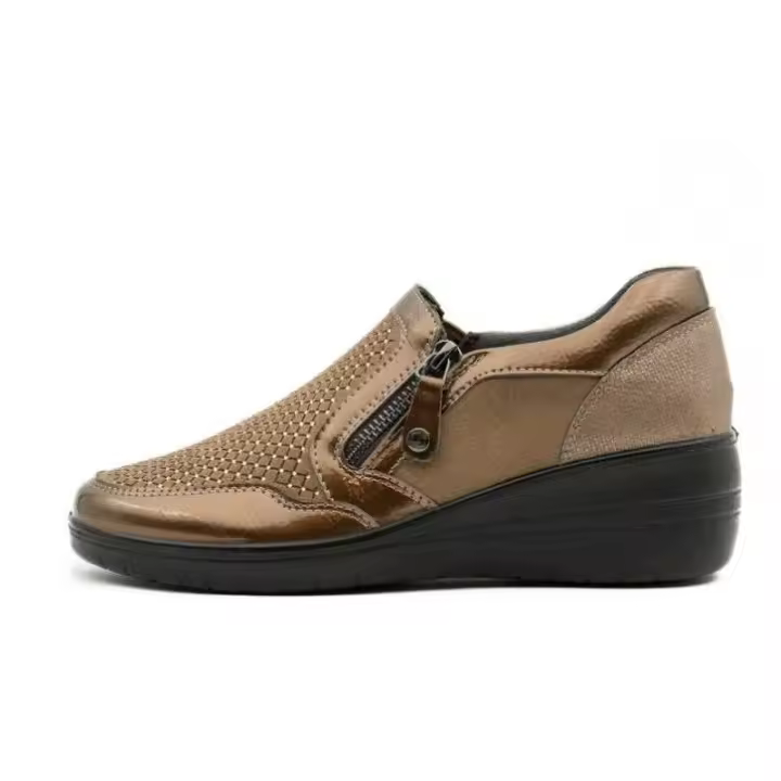 23M515 Zapato señora Mysoft con cremallera lateral color taupe.     ZAPATOS DE MUJER PLANOS - 1