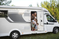 Thetford Líquido para inodoro portatil Aqua Kem Blue 2 Litros: Líquido para Inodoro Químico - Liquido WC químico Eficaz, Descomposición de Residuos, y Facilita el Vaciado en Caravanas y Baños Portátiles - details 2