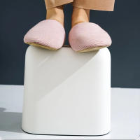 Basurero De Baño En Forma Angular Con Tapa Basurero De Cocina a Prueba De Olores Recipiente De Basura Cubierto Papelera De Lado De Inodoro - details 2