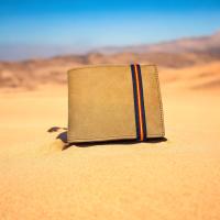 Cartera de piel auténtica para hombre con diseño distintivo de la bandera de España (cinta de cierre) - Fabricada a mano en España - Presentada en bolsa de tela estilo saco - Calidad garantizada | Regalo Especial. Lukkalia - Kids and Us / LKKCME1 - details 0