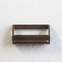 Estante De Vino De Miniatura Para Casa De Muñecas Decoración De Hogar Hecho De Madera Propiedades De Escena Montado En La Pared - details 7