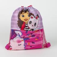 Mini Mochila Infantil Preescolar La Casa De Muñecas De Gabby + Toalla Gabby Para Playa + Gorra Gabby  - Cerdá - details 1