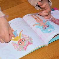 BFF BY BEBÉS LLORONES Libreta de Diseño Fashion / +250 Pegatinas para Crear Estilos Únicos, Incluye 10 Páginas de Pegatinas y 24 Personajes para Vestir - Regalo óptimo para NIÑOS y NIÑAS +3 - details 1