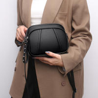 Bolso De Hombro Crossbody Para Mujer En PU Suave Con Cierre De Cremallera Y Detalles De Acero Inoxidable Estilo Fashion Solid Color - details 6