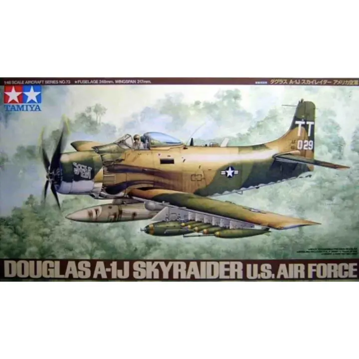 A-1J  Skyraider U.S. Air Force Tamiya-61073 - 1