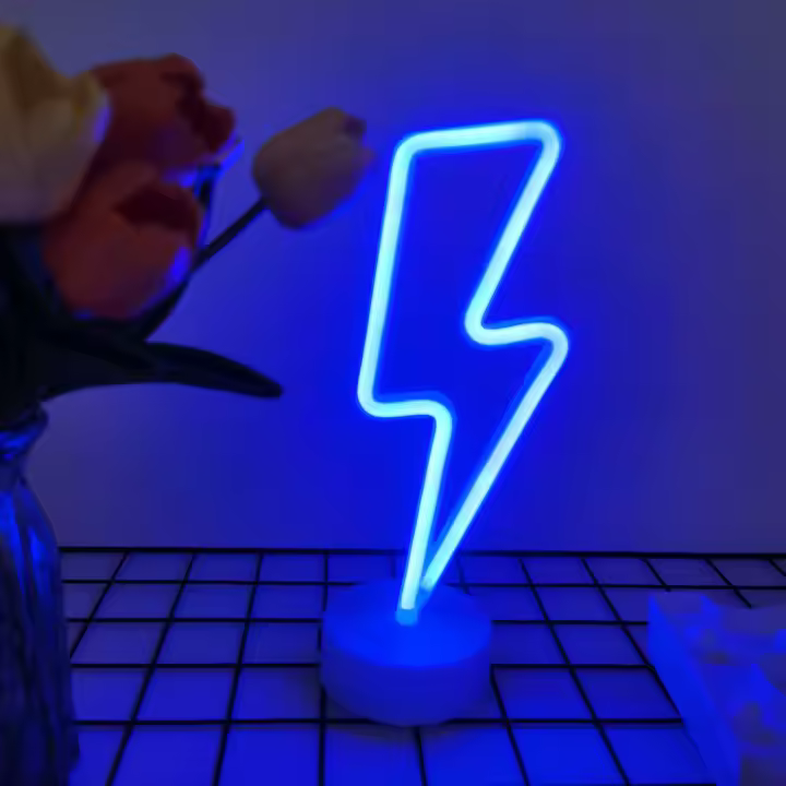 Luz De Neón LED Decorativa Para Escritorio Regalo De Halloween Lámpara De Mesa Para Fiesta Creación De Ambiente De Habitación Powered by USB O Baterías - 1