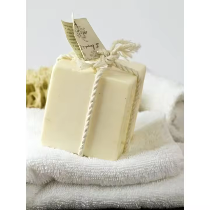 Juego de Toallas de Lujo con Puntilla de Crochet Blanca - 100% Algodón Portugués, 500 g/m² - Set de 3 Toallas Absorbentes y Elegantes para Decorar tu Baño - Marca: Mommata - 1