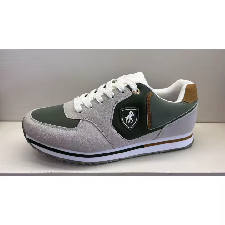 Zapatilla gris con verde oscuro casual - 1