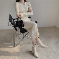 Vestido Bodycon Elegante Para Mujer Con Botones Y Cuello En V De Terciopelo Suave Manga Larga Estilo Oficina Otoño Invierno - details 2