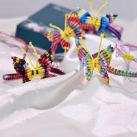 Pulsera Tejida a Mano Con Mariposa Para Niñas Juego De Colores Gradiente Joyería Moda Encantadora Con Diseño Geométrico - details 3