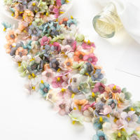 50PCS Flores Artificiales De Seda Mini Daisy 3Cm Para Scrapbook Caja De Caramelos Boda Fiesta Decoración De Hogar Navidad Wreath Hecho a Mano - details 5