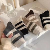 5 Pares De Calcetines De Punto Con Estampado Rayado Comodidad Y Suavidad Medio Tubo Calcetines Para Mujer Stockings Y Hosiery - details 3
