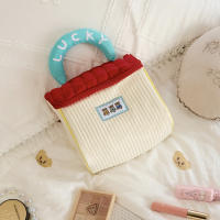 Bonita bolsa de maquillaje con forma de casita para mascotas, organizador de maquillaje portátil de viaje con bolsillos laterales y cremalleras dobles, neceser con bordado de la suerte para mujeres y niñas. - details 4
