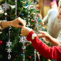 Colgante De Árbol De Navidad Transparente Con Imitación De Hielo Y Esteros De Copos De Nieve Acrílico Colgante De Cristal Para Decoración De Eventos Y Bodas - details 3