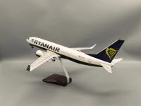 Modelo De Avión B737-800 RYANAIR a Escala 1:85 En Resina Con Base Y Picos De Aterrizaje Juguetes Miniatura Para Niños - details 1