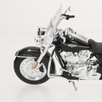 MAISTO - Moto Harley Davidson Road King Classic 2013 FLHRC escala 1:12, réplica oficial con diseño touring clásico, acabados cromados y realistas, ideal para colección, regalo o exposición - details 4