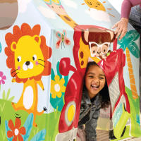 INTEX- Casita infantil juegos, 95x75x107 cm, diseño animales colorido, estructura con varillas de plástico, vinilo resistente en una sola pieza, ventana y puerta, montaje fácil, juego simbólico, niños 3 a 6 años, uso en exterior o interior - details 6