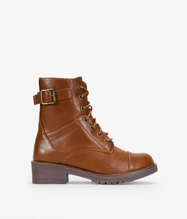 Bosanova Botines con suela plana, cordones y detalle de hebilla decorativa. Cierre con cremallera. - 1